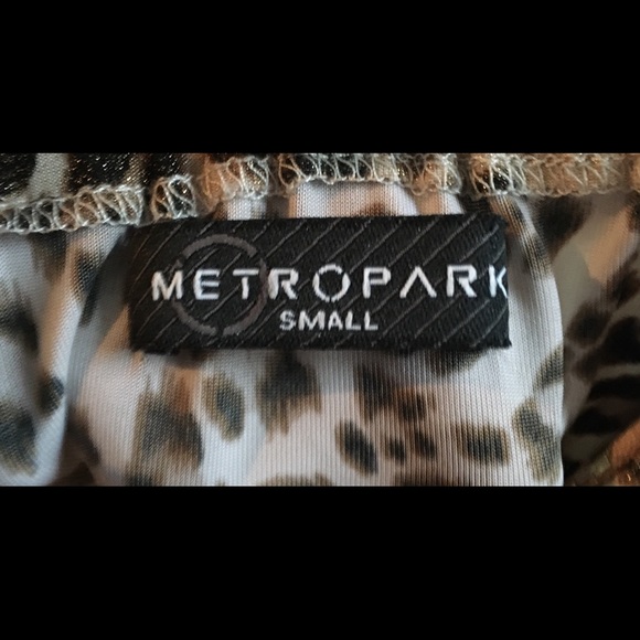 Metropark Leopard Print Dress - Picture 4 of 4